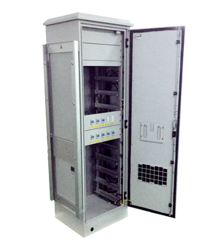 Telekomunikasi Elektronik / Baterai IP55 Kabinet Luar Poliuretana Isolasi 240V AC Heater